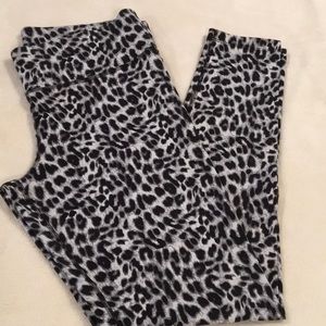 Victoria’s Secret PINK yoga leggings